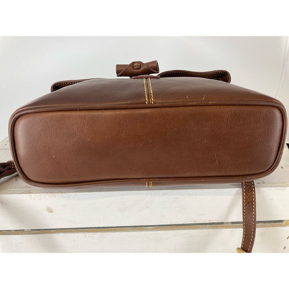 DOONEY & BOURKE MEDIUM BROWN SOFT LEATHER CROSSBODY BAG - Picture 7 of 16